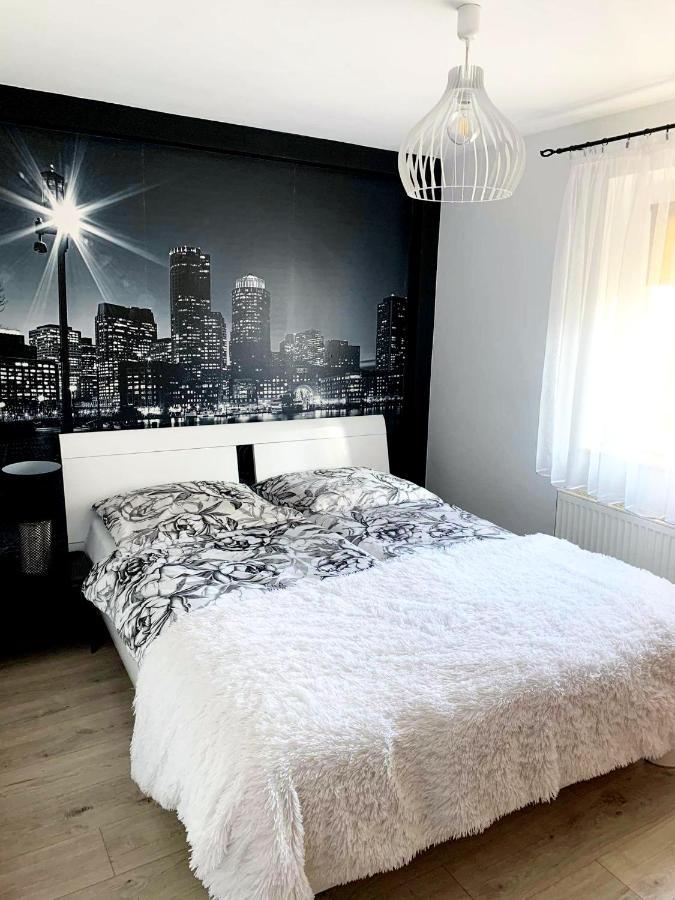 Apartament Kwiatowa 피에초비체 외부 사진